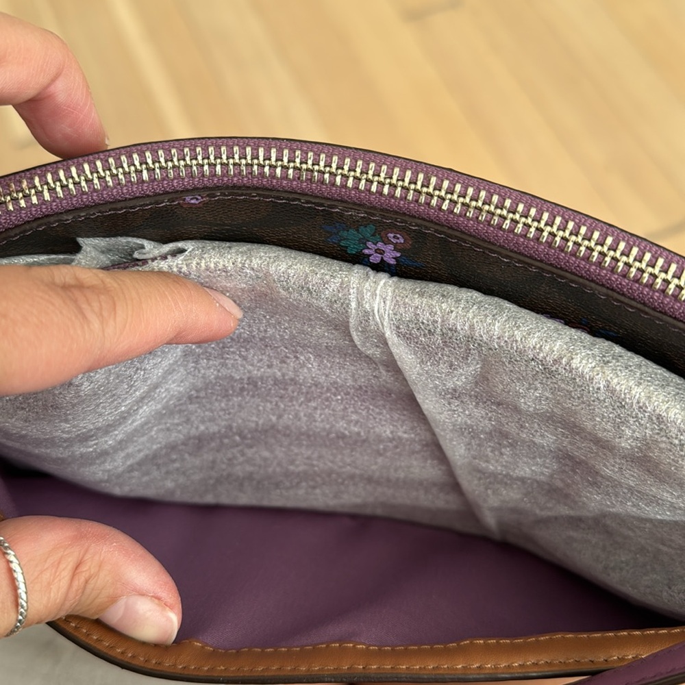 Brown coach crossbody 
NWT - Picture 5 of 7